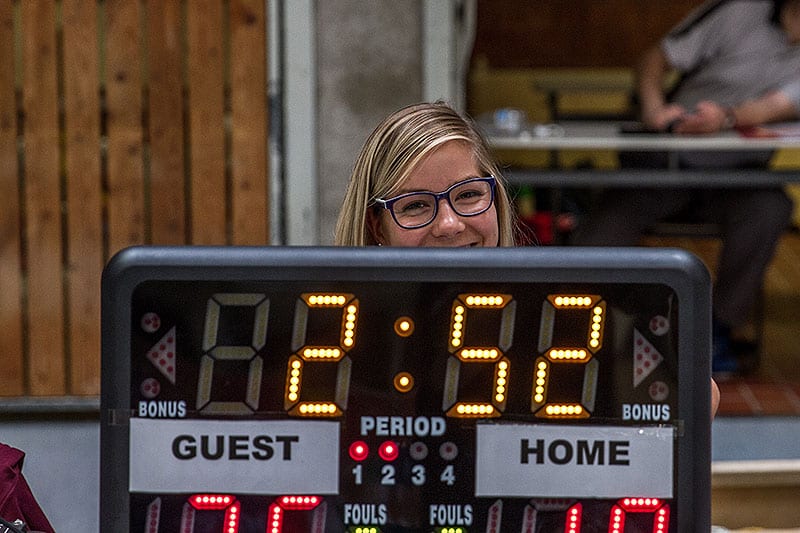 Juliane Tanz aus Weimar hat gut Lachen: Sie war eine der fast 100 Ehrenamtlichen, die Deutschland eine großartige Europameisterschaft schenkten. Dafür zollte ihnen die europäische Tchoukball-Familie höchstes Lob. Foto: Benedikt Hild